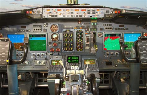 MC2 completes Boeing 737-300 cockpit update - Skies Mag