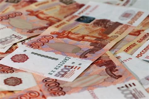 俄罗斯副财长：人民币在俄受欢迎 或将成美元和欧元主要替代品__凤凰网