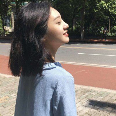 甜美女生风景头像