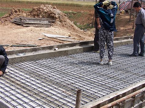 钢筋网片在公路水泥混凝土路面工程的应用 - 安平县欧宁丝网制品有限公司