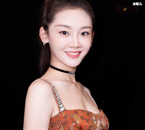 演员苗苗的真实姓名 她与郑恺是如何在一起了恋爱史曝光 - 明星 - 冰棍儿网