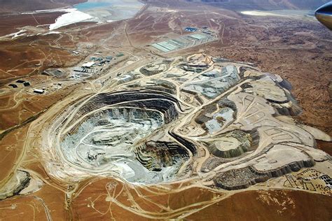 全球十大铜矿公司，一家中国公司上榜 按照2022年归属于公司的开采铜产量排名，全球十大铜矿公司分别为：智利矿业巨头Codelco是全球最大的 ...