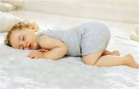 宝宝睡姿代表性格 不同的睡姿代表不同的性格_知秀网