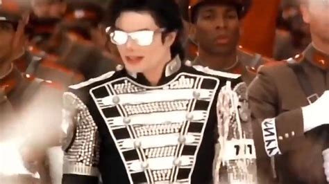 迈克尔杰克逊当年凭借这支舞一战成名！45度倾斜现场版，传世经典_腾讯视频