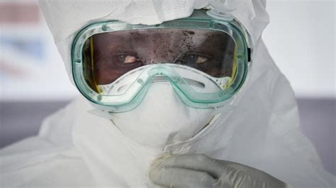 埃博拉病毒堪称真实版的丧尸病毒，比艾滋病还强一个等级_克劳斯