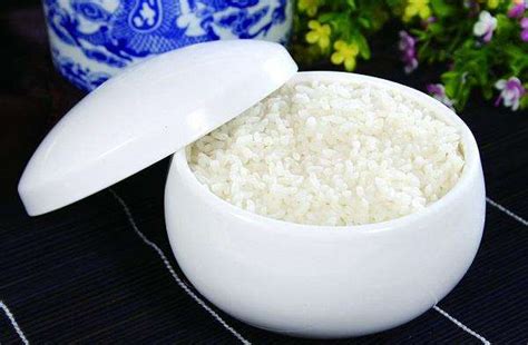 米饭的热量是多少大卡 - 业百科