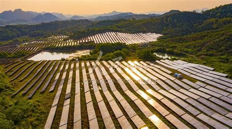 江西新余：发展新能源 助力“碳达峰”-人民图片网