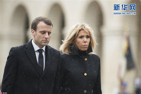 马克龙苦恋12年，迎娶年长25岁的老婆，为何却逆袭成法国总统_布丽