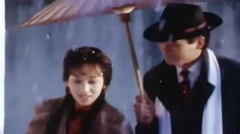 《上海滩》许文强撑伞与冯程程在雪中漫步，这一幕惊艳了岁月，才子佳人_腾讯视频}