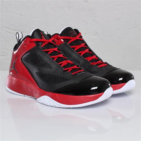 Jordan Brand Air Jordan 3 Retro - 136064-123 - Sneakersnstuff (SNS ...