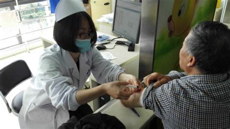 横泾卫生院开展65岁以上户籍老人肺炎疫苗免费接种 - 苏州市吴中区人民政府