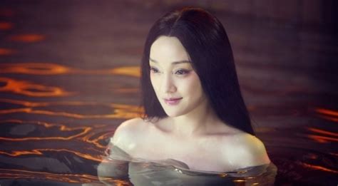 韩国女艺人Yeji“复活的自然”主题，为某视觉艺术杂志拍摄了一组写真照-新闻资讯-高贝娱乐