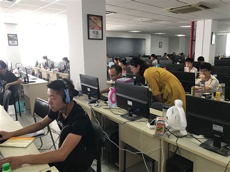 系部领导赴南京晶捷网络科技有限公司回访