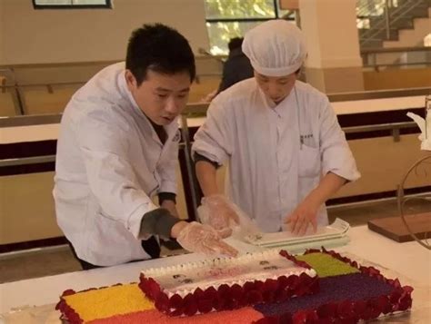 同济大学200名学生当评委，评选“我最喜爱的十大食堂菜肴”-同济大学新闻网