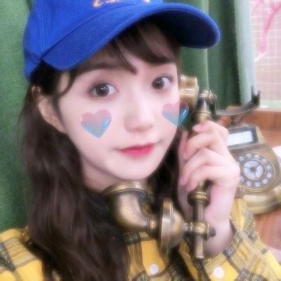 甜美女生头像戴帽子