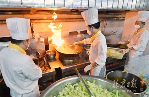 广州酒家恢复堂食，旗下利口福产能也已基本恢复|界面新闻