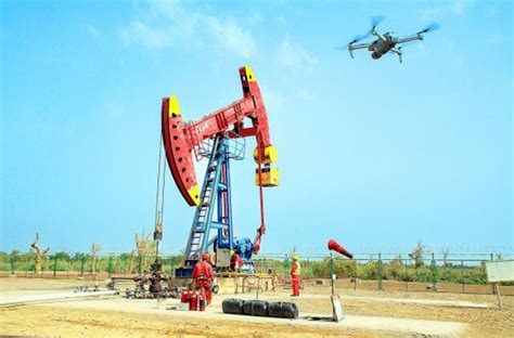 西北油田推广无人机远程安全监督（图）_石油石化科技__中国石油石化工程信息网