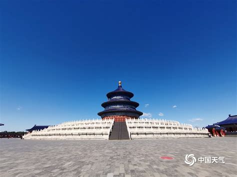 大风吹出北京蓝天 天坛更显庄重之美-天气图集-中国天气网