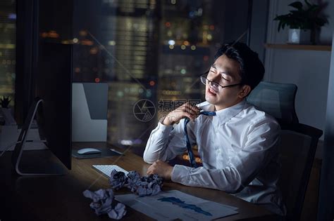 工作疲惫图片