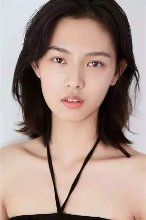 这枚高冷颜的小姐姐入行半年就成LV秀上唯一的中国模特！_新时代模特学校 | 新时代中国模特培训基地