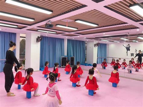 北京红舞鞋少儿形体舞蹈教育连锁机构__回龙观社区网教育机构