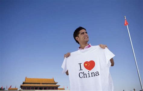为何众多外国人都喜欢来中国“穷游”？中国人，太热心了！