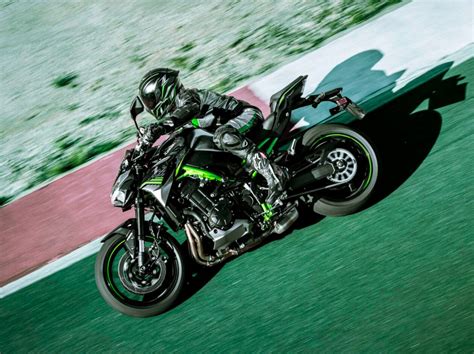 ¿Cuánto cuesta la Kawasaki Z900? Una moto supernaked y dominante | De ...