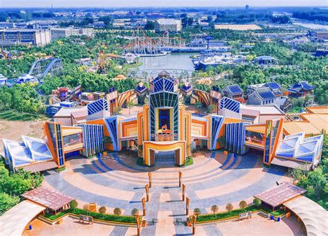 华谊兄弟电影乐园 苏州阳澄湖半岛旅游发展有限公司