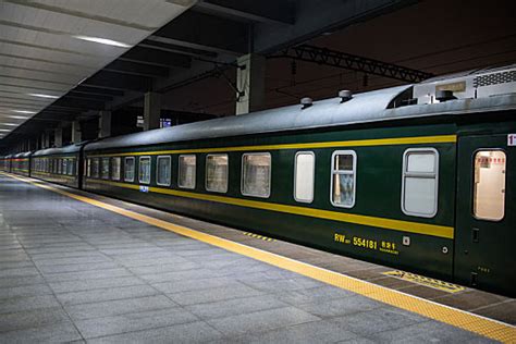 从绿皮火车到复兴号 一组图片看懂中国火车进化史_四川在线