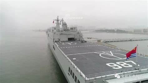 中国海军新年下水第一舰：20000吨的“第六座大山”来了-腾讯网