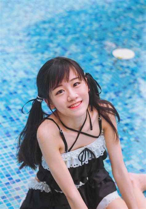 双马尾性感美少女