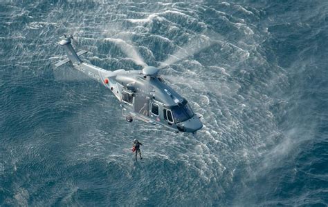 记者体验 三亚乘R44直升机低空看海滨沙滩_私人飞机网