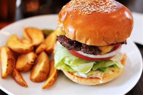 营养师认为汉堡王三层芝士牛肉堡是最不健康的快餐汉堡|汉堡_新浪科技_新浪网