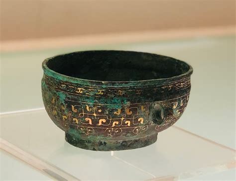韩国出土一双1500年前的铜鞋 专家：墓主可能是王族