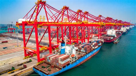 最大岸桥安全运抵 广西北部湾港即将开启20万吨自动化集装箱码头时代-港口网