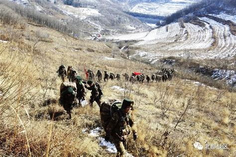 第79集团军某旅着眼实战挖掘新装备潜能 - 中华人民共和国国防部