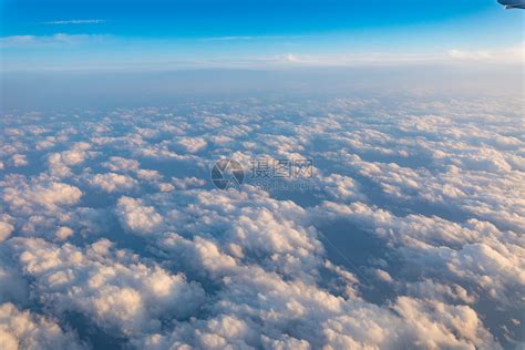 俯瞰高空云层高清图片下载-正版图片500752389-摄图网