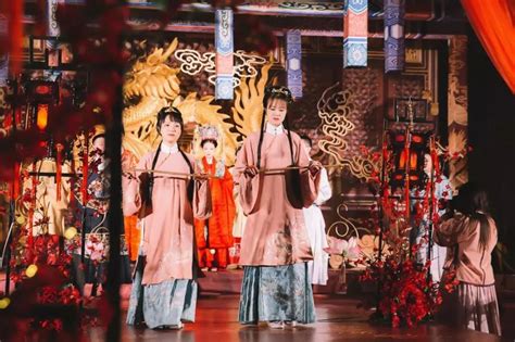 中国古代结婚礼服 展现民族特色