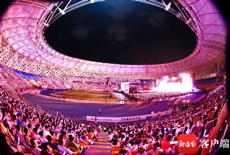 原创组图 | 三亚之夜群星演唱会开唱 抱坡国际体育中心白鹭体育场迎来“首秀”-新闻中心-南海网