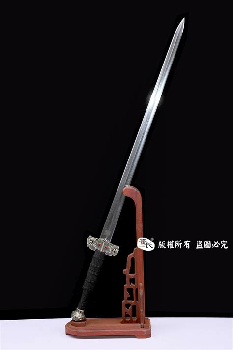 文物介绍——越王勾践剑