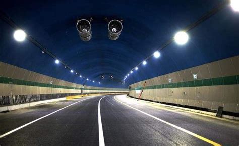 1c南坪三期隧道雨棚方案一透视（夜景）隧道效果图 道路隧道