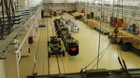俄国人公布的海燕核动力巡航导弹生产线画面|海燕|核动力|巡航导弹_新浪新闻