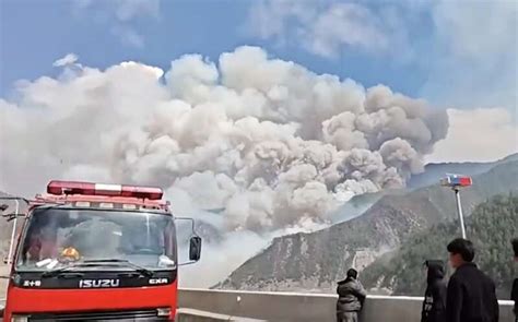 四川雅江突发山火：直升机无法起飞 暂无人员伤亡|火场|直升机|山火_新浪新闻