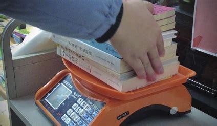 二手书堆里“淘”出生意经 下班轮流进店当“掌柜”-名城苏州新闻中心