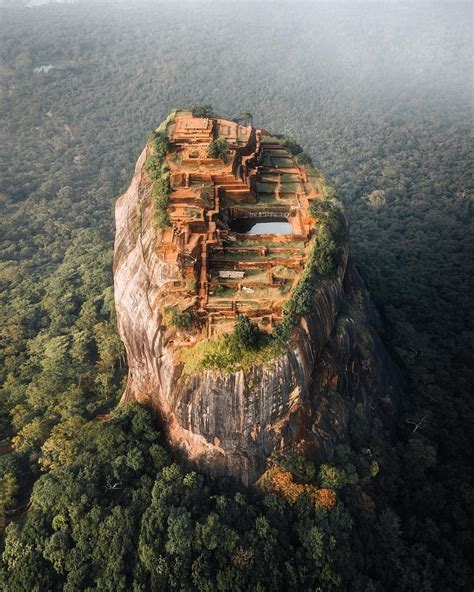 斯里兰卡狮子岩：在200米巨岩上建空中宫殿，被誉世界第八大奇迹|狮子岩|斯里兰卡|空中宫殿_新浪新闻