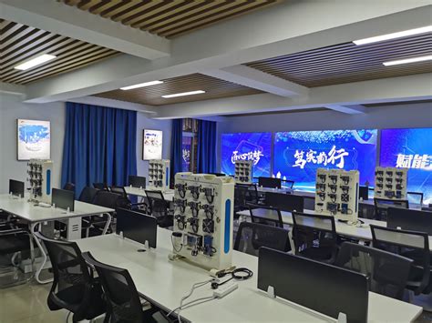武汉电子信息职业技术学校现代电子电工高水平实训基地竣工 - 武汉唯众智创