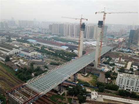 “最难啃的骨头”还剩14米 郑州农业路大桥钢梁9月7日将顶推到位-大河新闻