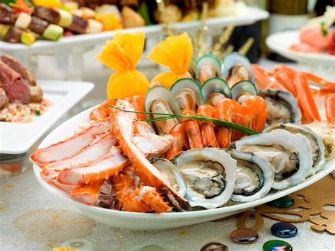 鲍鱼、扇贝、生蚝、大闸蟹......有一种炫富叫：威海人吃海鲜！那滋味儿超爽！