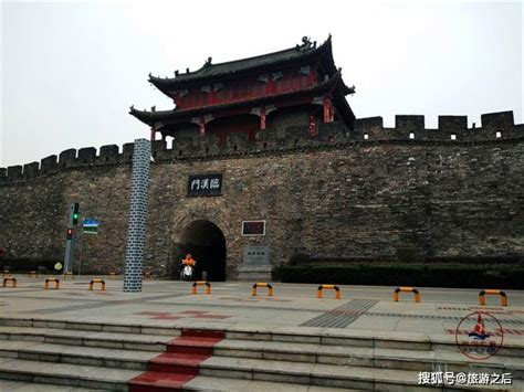 湖北襄阳最繁华的地方，不仅有护城墙，还有一条护城河-搜狐大视野-搜狐新闻