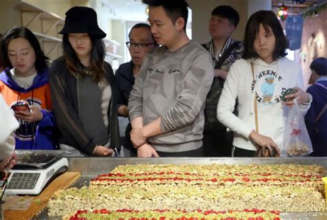 切蛋糕顺口溜(广州人过年必备年货有三样：煎堆、蛋散、油角) - 【爱喜匠】